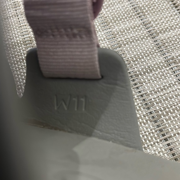 Chaco Women’s size 11
Solid mauve Violet - Picture 7 of 11